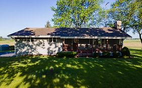 Elkhorn 3 Bedroom 2 Bathroom Log Cabin Sleeps 8 - Lincoln Log Cabin